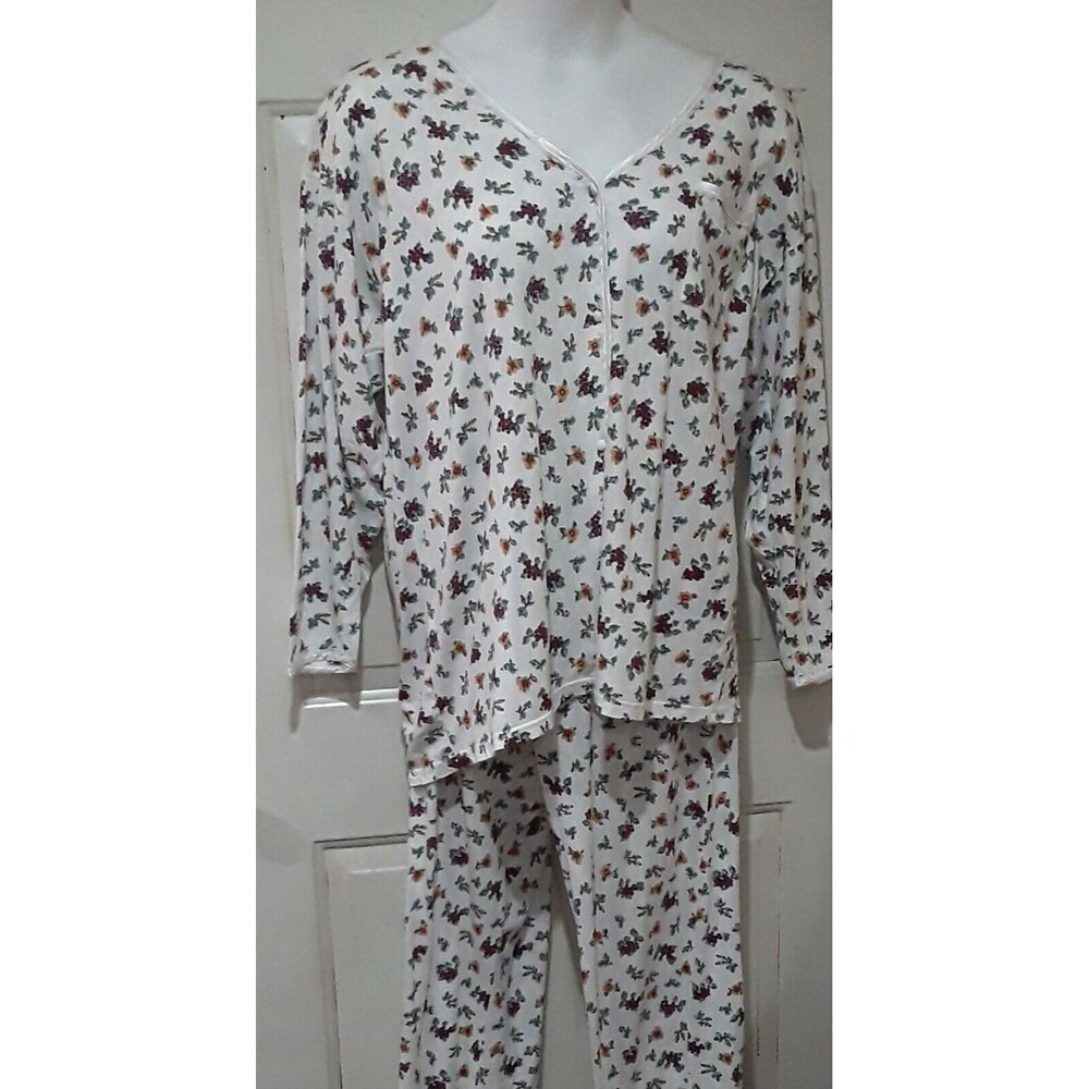 Vintage Womens Pajama Set,  R. G. Street, Vintage Floral and Berries, Macau PJs
